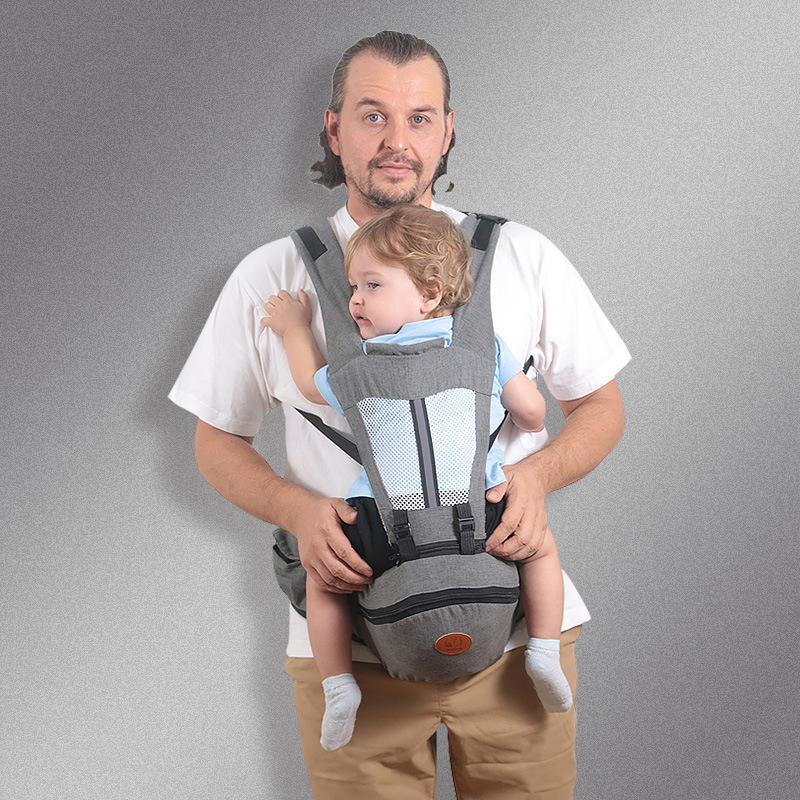 Baby carrier with storage pocket